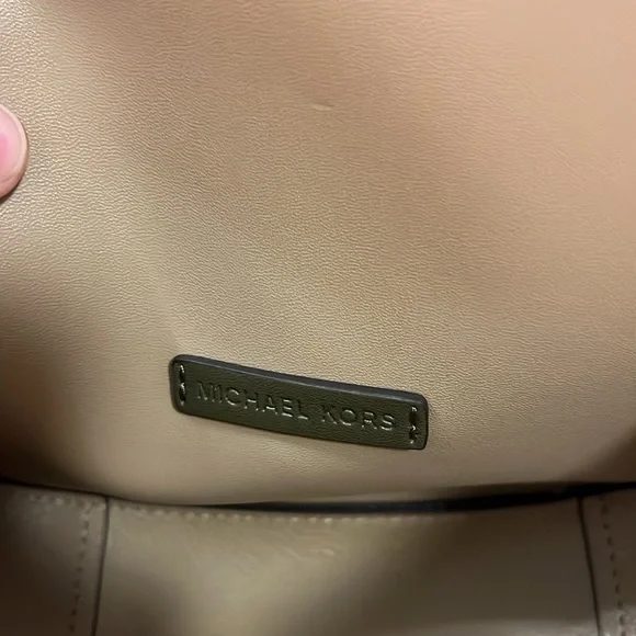 Michael Kors Olive Green Leather Chain Crossbody Bag - Picture 8 of 10